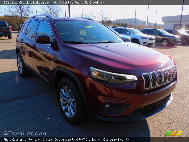 Velvet Red Pearl / Ski Gray/Black 2021 Jeep Cherokee Latitude Lux 4x4