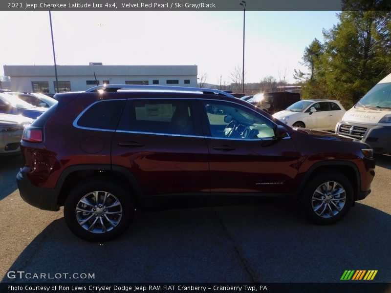 Velvet Red Pearl / Ski Gray/Black 2021 Jeep Cherokee Latitude Lux 4x4