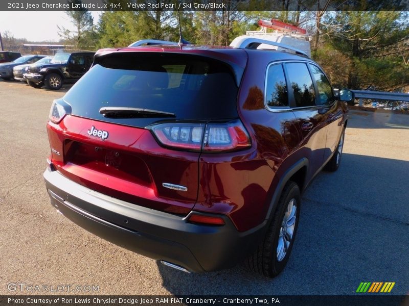 Velvet Red Pearl / Ski Gray/Black 2021 Jeep Cherokee Latitude Lux 4x4