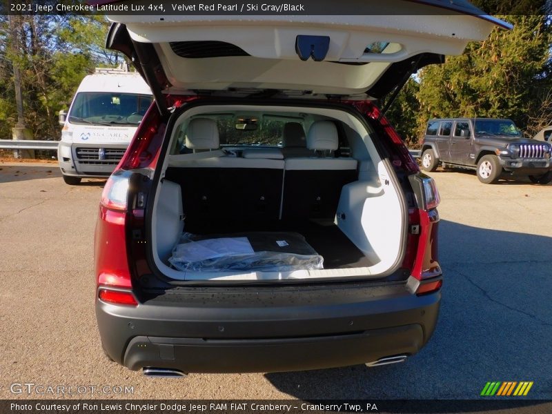 Velvet Red Pearl / Ski Gray/Black 2021 Jeep Cherokee Latitude Lux 4x4