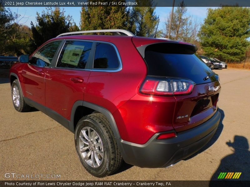 Velvet Red Pearl / Ski Gray/Black 2021 Jeep Cherokee Latitude Lux 4x4