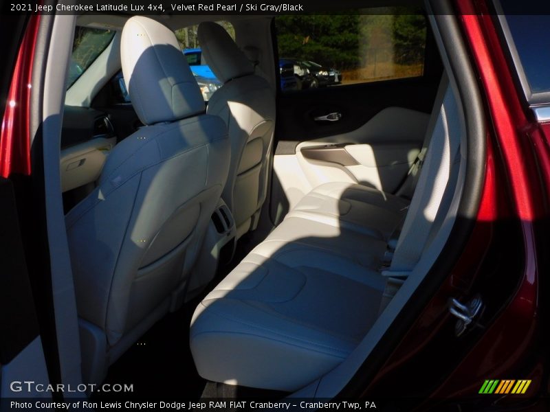 Velvet Red Pearl / Ski Gray/Black 2021 Jeep Cherokee Latitude Lux 4x4