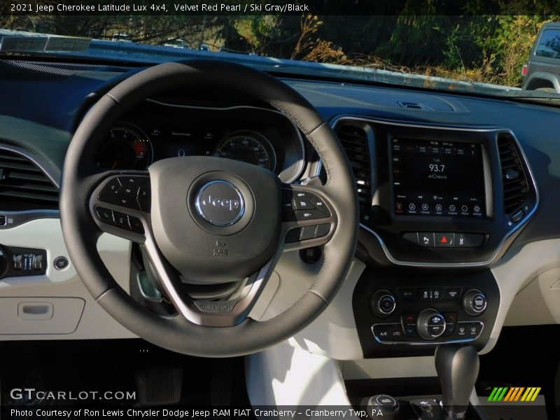 Velvet Red Pearl / Ski Gray/Black 2021 Jeep Cherokee Latitude Lux 4x4