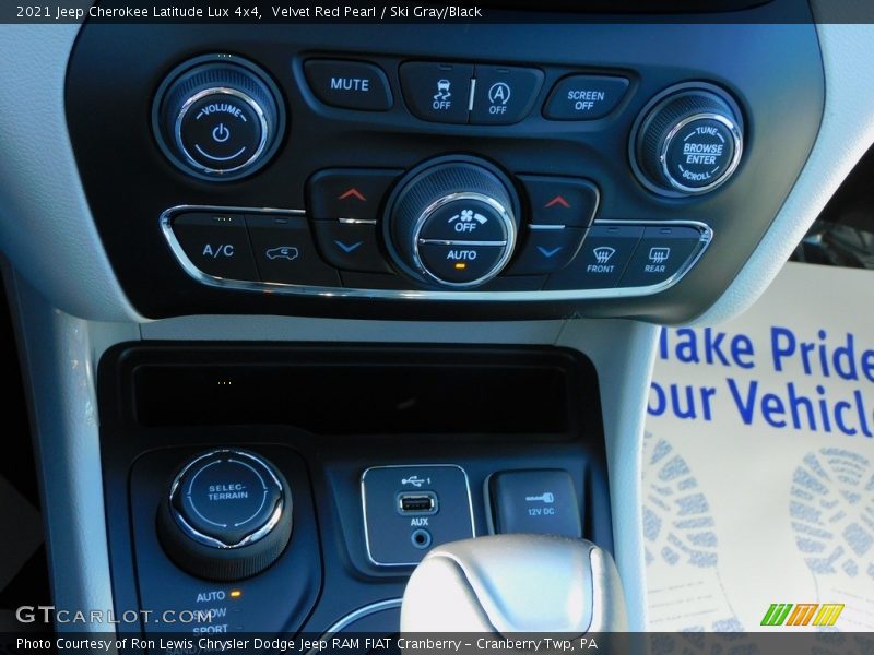 Velvet Red Pearl / Ski Gray/Black 2021 Jeep Cherokee Latitude Lux 4x4