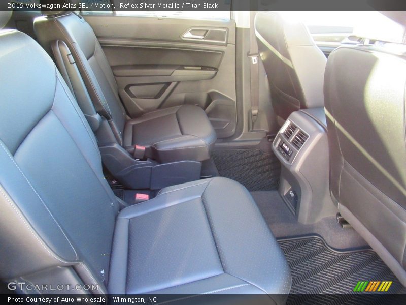 Reflex Silver Metallic / Titan Black 2019 Volkswagen Atlas SEL 4Motion