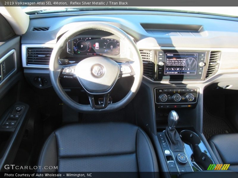 Reflex Silver Metallic / Titan Black 2019 Volkswagen Atlas SEL 4Motion