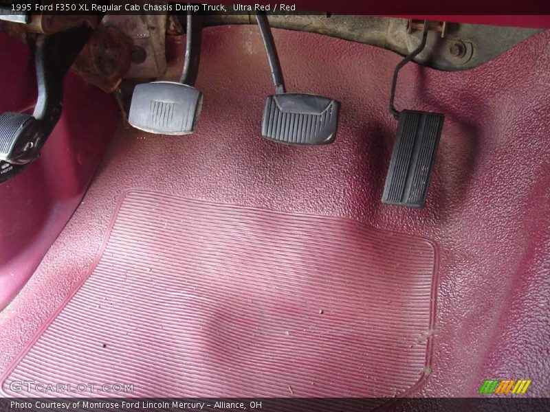 Ultra Red / Red 1995 Ford F350 XL Regular Cab Chassis Dump Truck