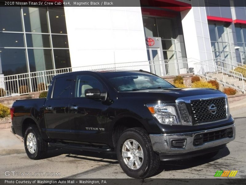 Magnetic Black / Black 2018 Nissan Titan SV Crew Cab 4x4