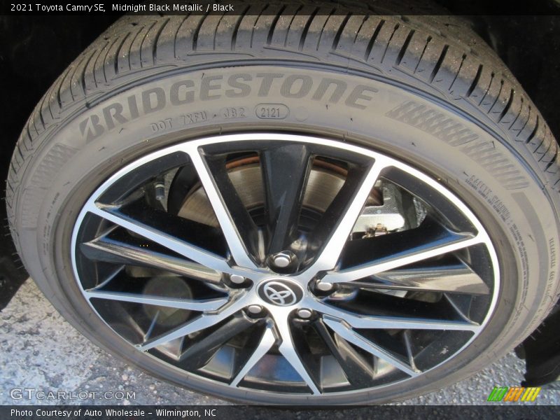 Midnight Black Metallic / Black 2021 Toyota Camry SE
