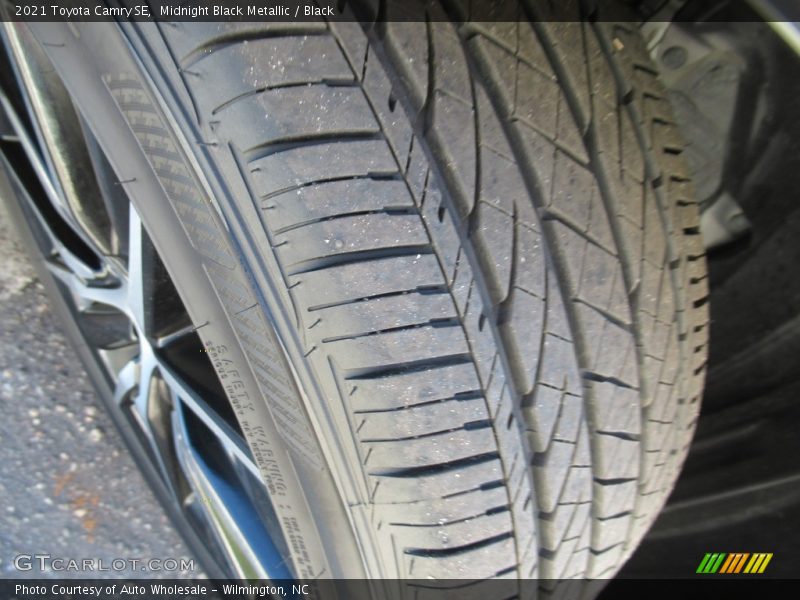 Midnight Black Metallic / Black 2021 Toyota Camry SE