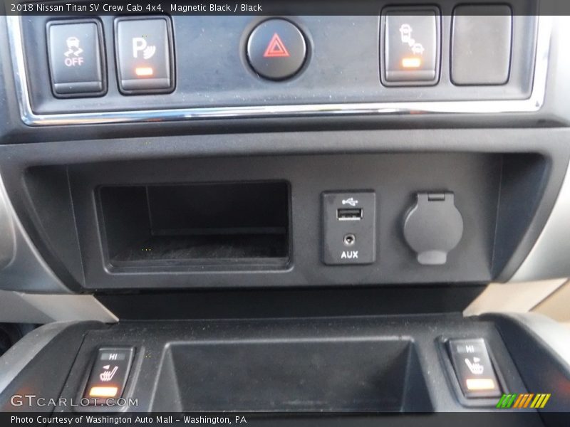 Magnetic Black / Black 2018 Nissan Titan SV Crew Cab 4x4