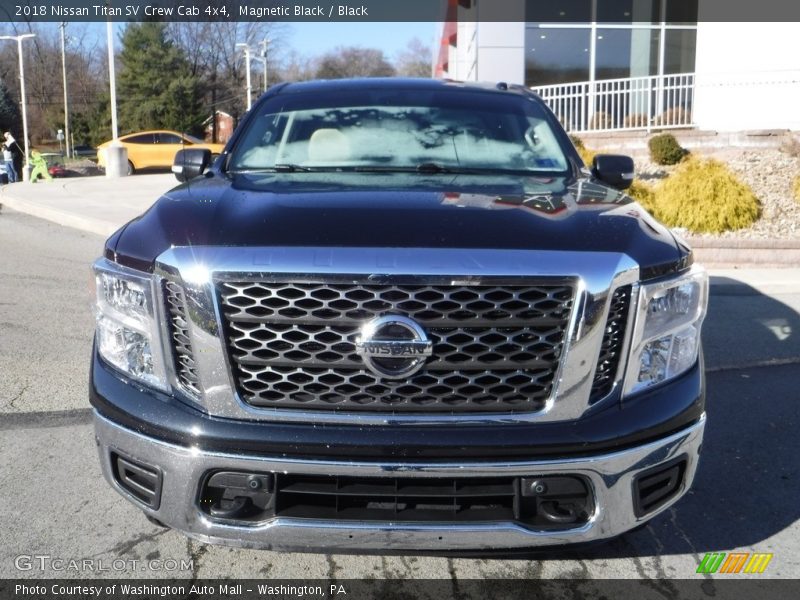Magnetic Black / Black 2018 Nissan Titan SV Crew Cab 4x4
