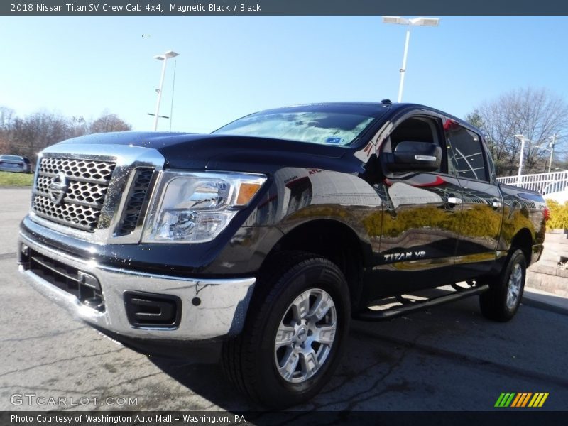 Magnetic Black / Black 2018 Nissan Titan SV Crew Cab 4x4