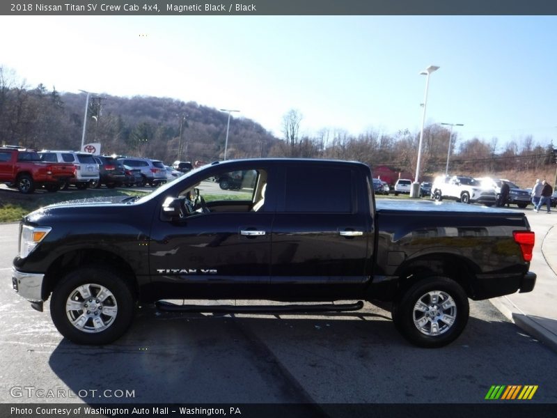 Magnetic Black / Black 2018 Nissan Titan SV Crew Cab 4x4