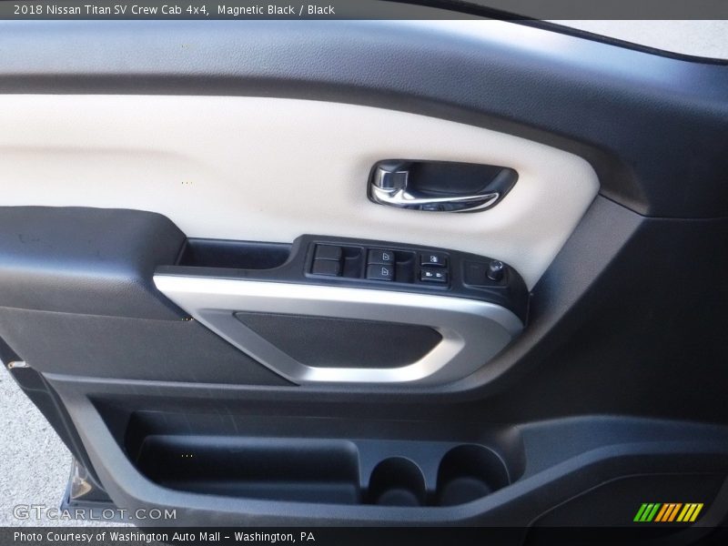 Magnetic Black / Black 2018 Nissan Titan SV Crew Cab 4x4
