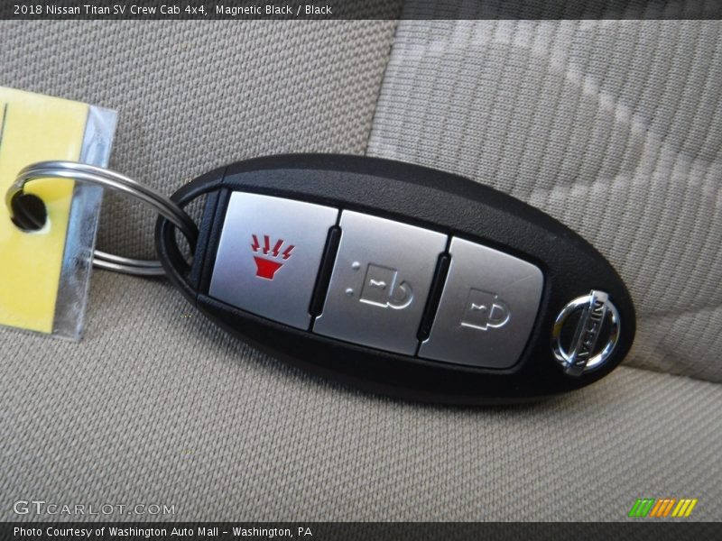 Magnetic Black / Black 2018 Nissan Titan SV Crew Cab 4x4