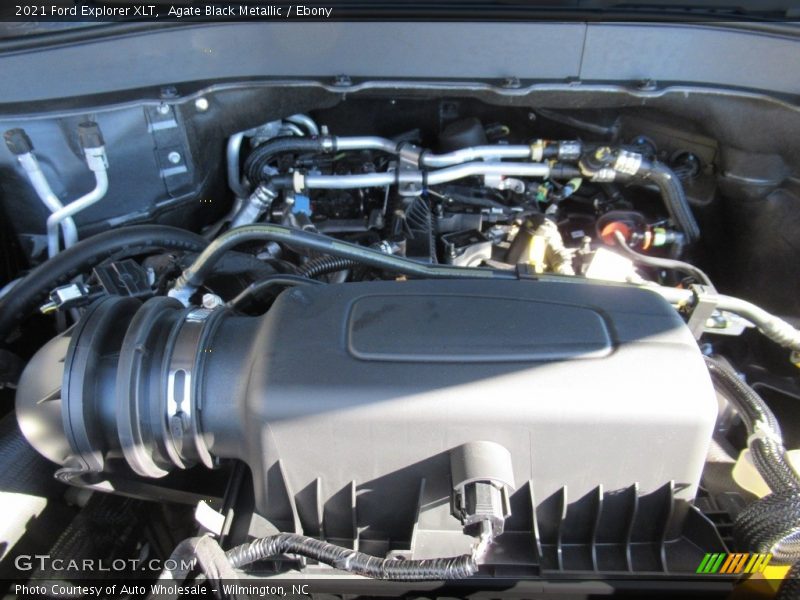 Agate Black Metallic / Ebony 2021 Ford Explorer XLT