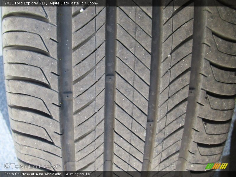 Agate Black Metallic / Ebony 2021 Ford Explorer XLT