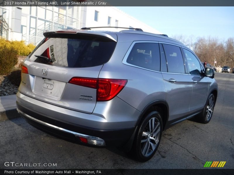 Lunar Silver Metallic / Gray 2017 Honda Pilot Touring AWD