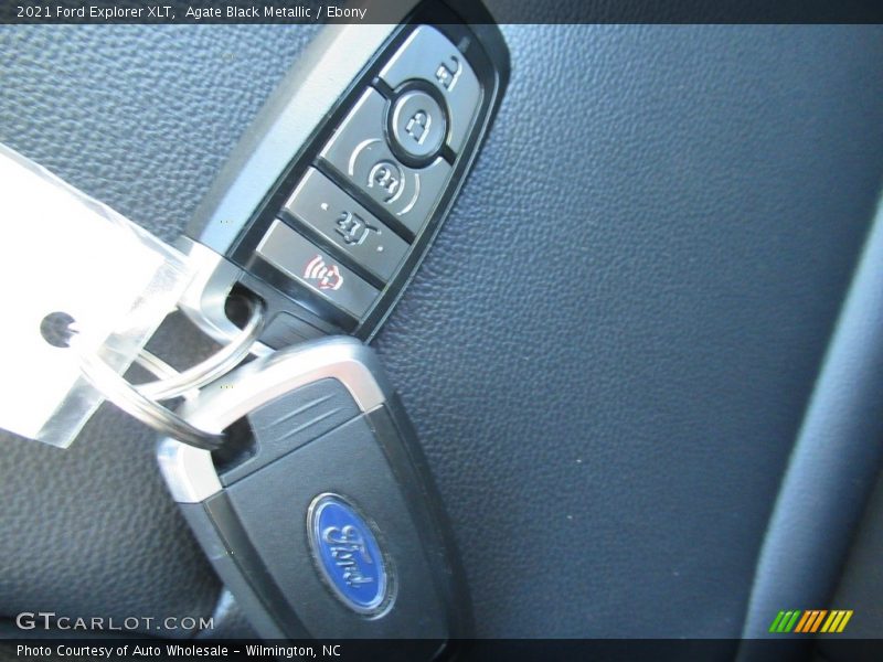 Agate Black Metallic / Ebony 2021 Ford Explorer XLT