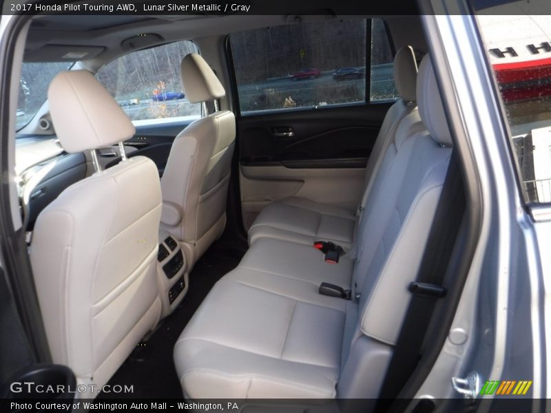 Lunar Silver Metallic / Gray 2017 Honda Pilot Touring AWD