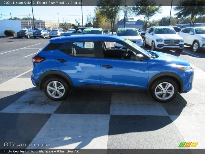Electric Blue Metallic / Charcoal 2021 Nissan Kicks S