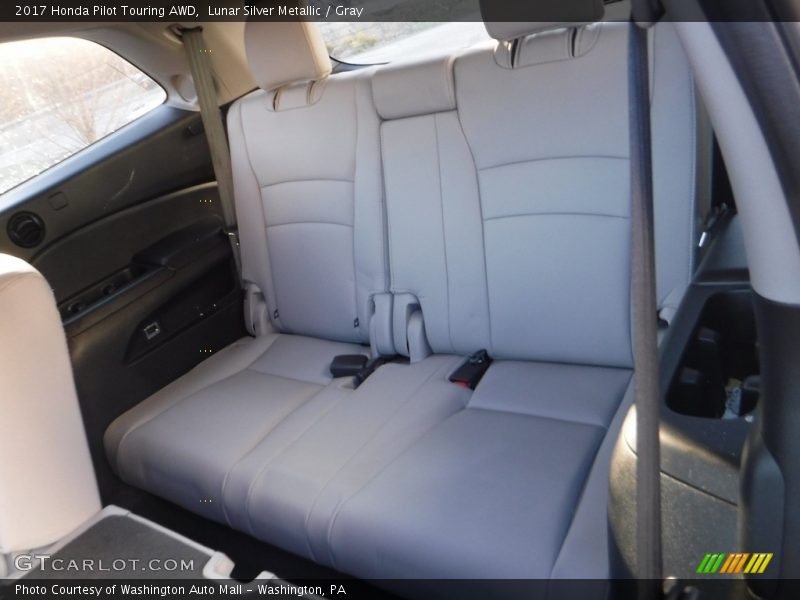Lunar Silver Metallic / Gray 2017 Honda Pilot Touring AWD