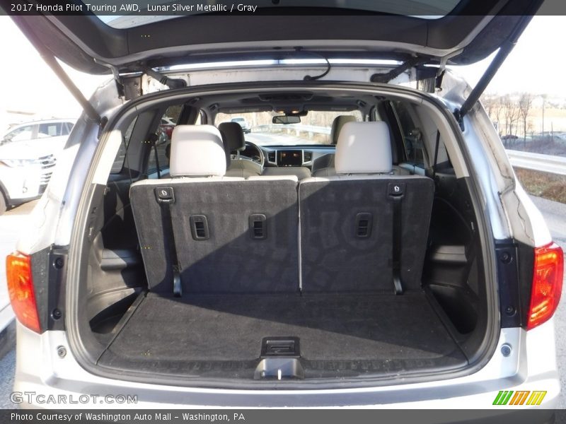 Lunar Silver Metallic / Gray 2017 Honda Pilot Touring AWD