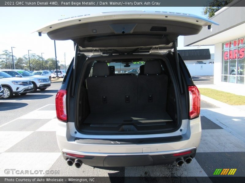 Pearl Beige Metallic / Dark Walnut/­Very Dark Ash Gray 2021 GMC Yukon Denali 4WD