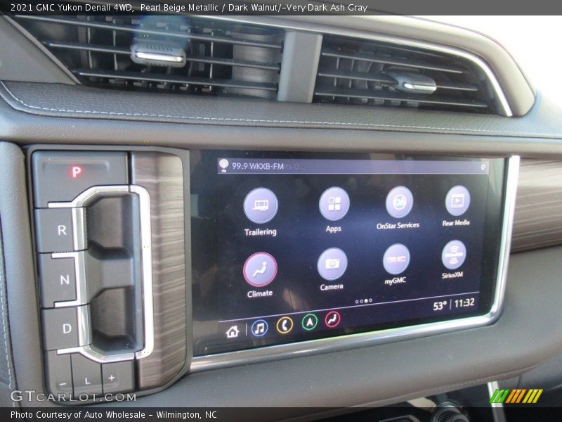 Pearl Beige Metallic / Dark Walnut/­Very Dark Ash Gray 2021 GMC Yukon Denali 4WD