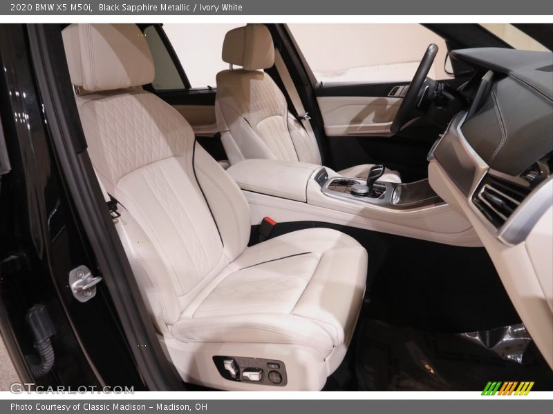 Black Sapphire Metallic / Ivory White 2020 BMW X5 M50i
