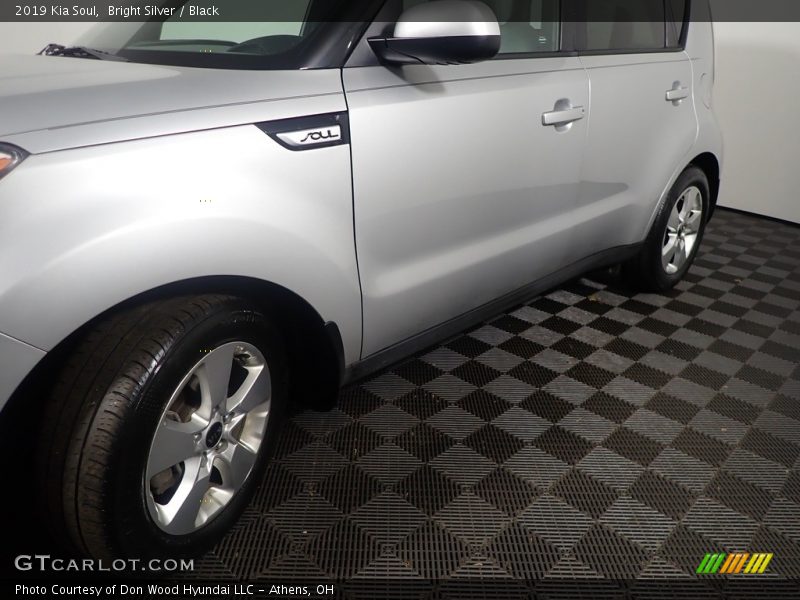 Bright Silver / Black 2019 Kia Soul