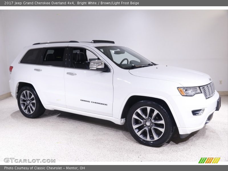 Bright White / Brown/Light Frost Beige 2017 Jeep Grand Cherokee Overland 4x4