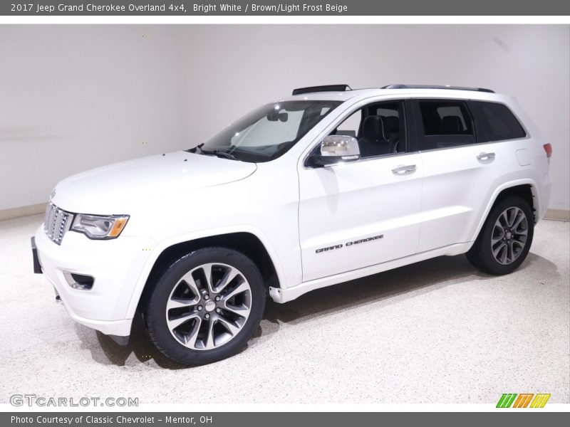 Bright White / Brown/Light Frost Beige 2017 Jeep Grand Cherokee Overland 4x4