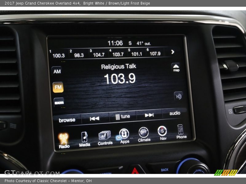 Bright White / Brown/Light Frost Beige 2017 Jeep Grand Cherokee Overland 4x4
