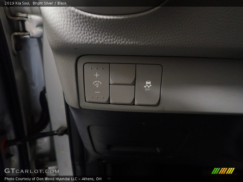 Bright Silver / Black 2019 Kia Soul