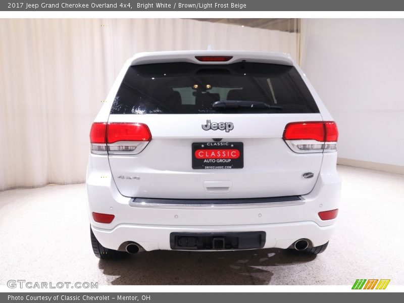 Bright White / Brown/Light Frost Beige 2017 Jeep Grand Cherokee Overland 4x4