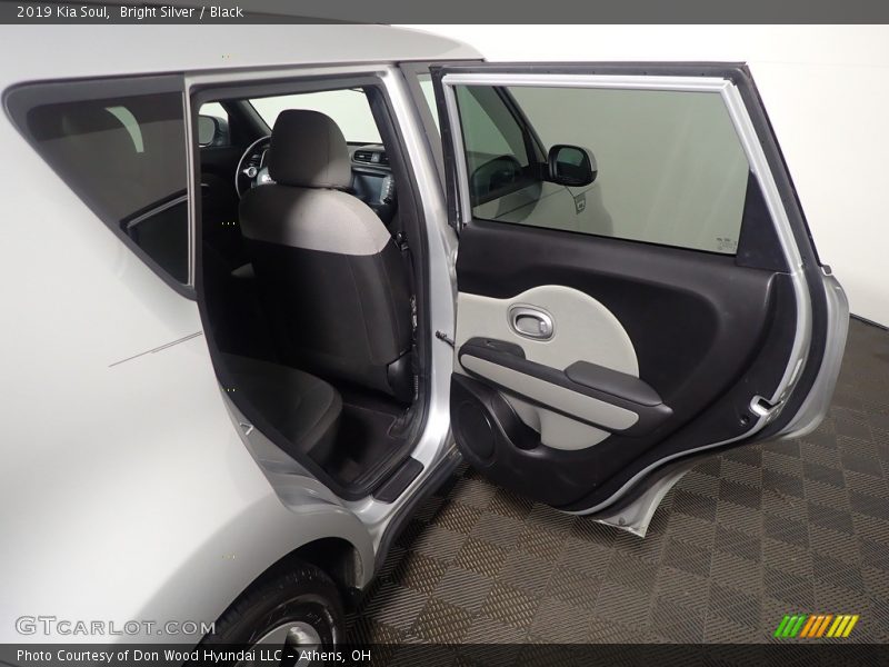 Bright Silver / Black 2019 Kia Soul