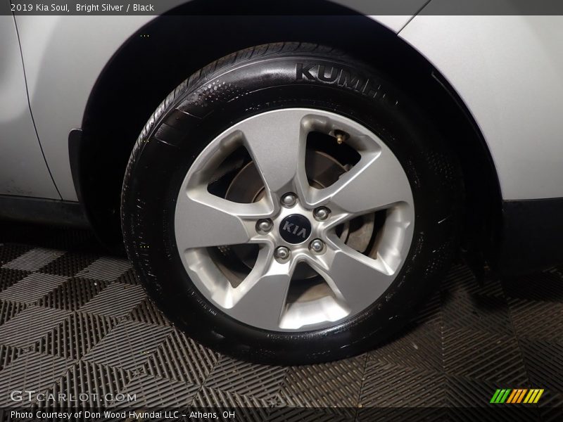 Bright Silver / Black 2019 Kia Soul