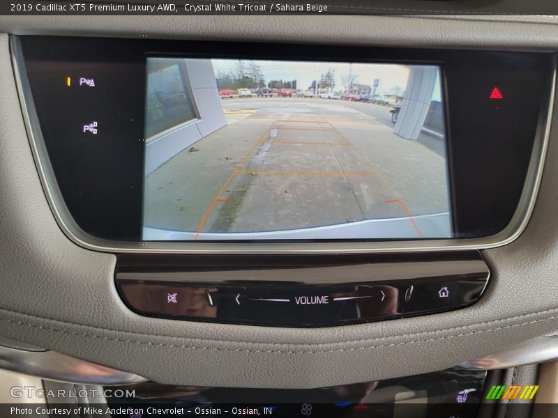 Crystal White Tricoat / Sahara Beige 2019 Cadillac XT5 Premium Luxury AWD