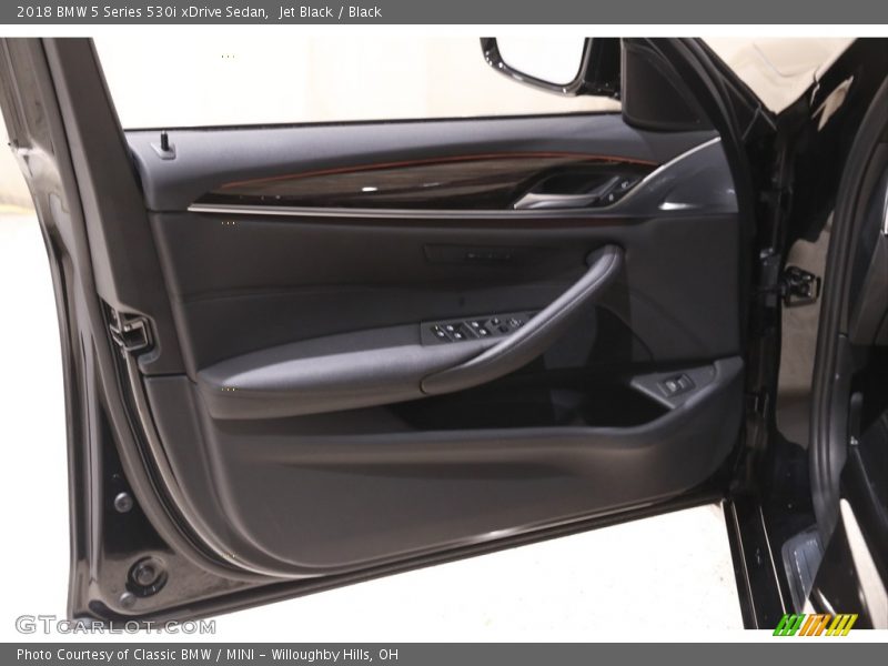 Jet Black / Black 2018 BMW 5 Series 530i xDrive Sedan