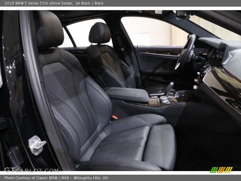 Jet Black / Black 2018 BMW 5 Series 530i xDrive Sedan