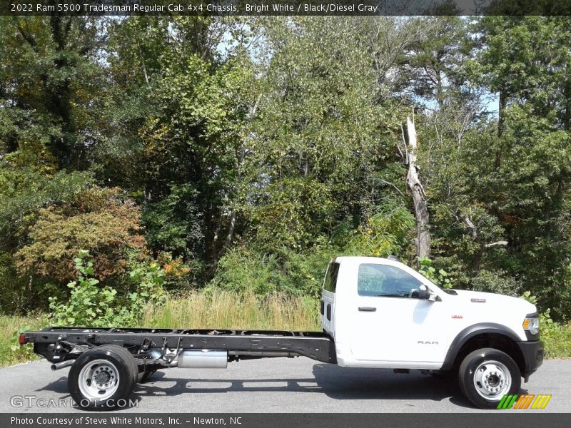  2022 5500 Tradesman Regular Cab 4x4 Chassis Bright White