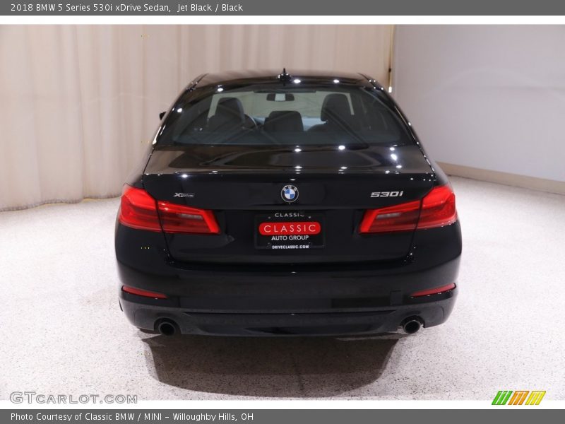 Jet Black / Black 2018 BMW 5 Series 530i xDrive Sedan