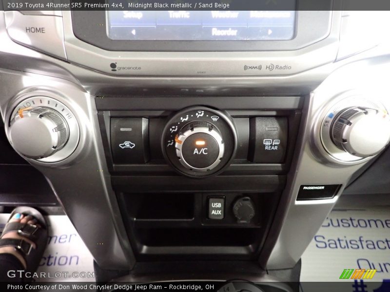 Midnight Black metallic / Sand Beige 2019 Toyota 4Runner SR5 Premium 4x4