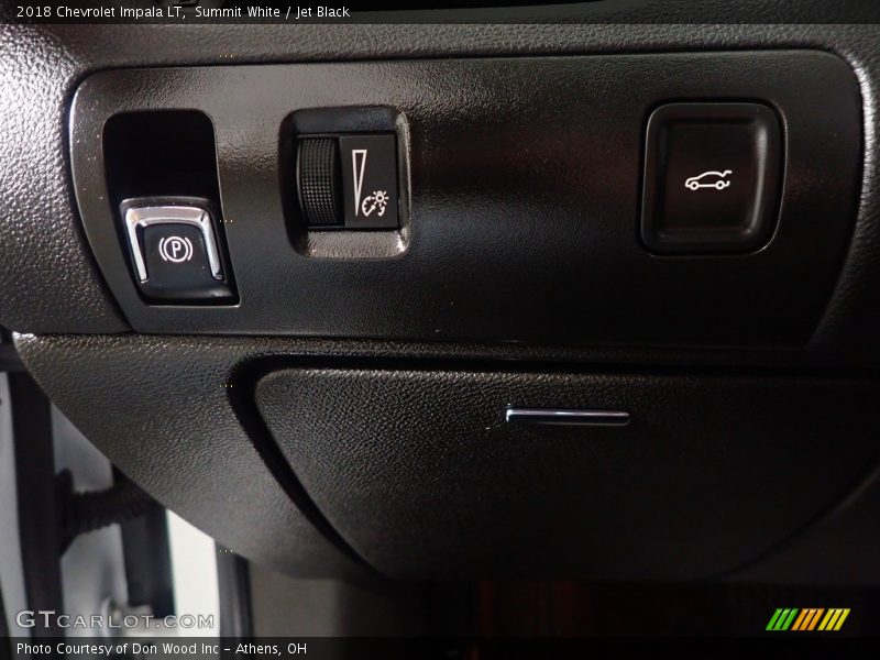 Summit White / Jet Black 2018 Chevrolet Impala LT