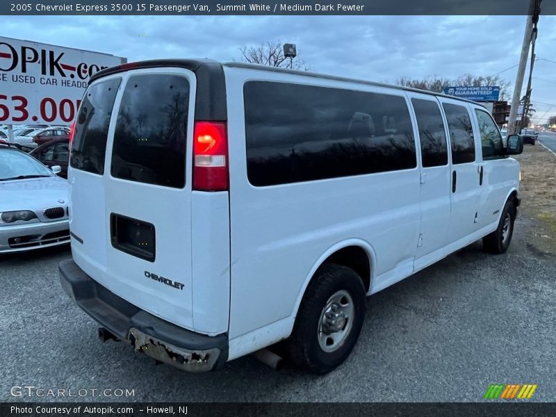 Summit White / Medium Dark Pewter 2005 Chevrolet Express 3500 15 Passenger Van