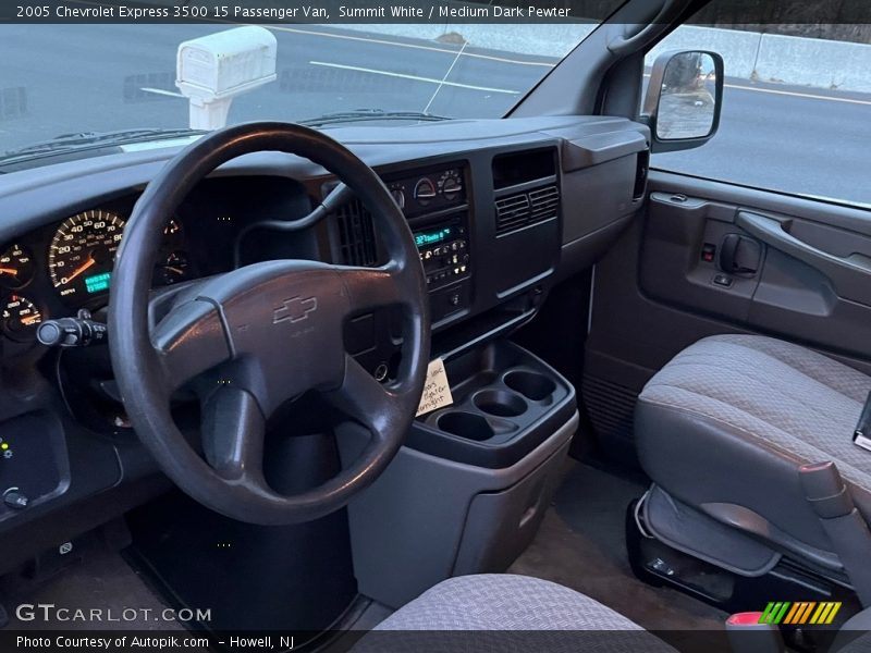 Summit White / Medium Dark Pewter 2005 Chevrolet Express 3500 15 Passenger Van