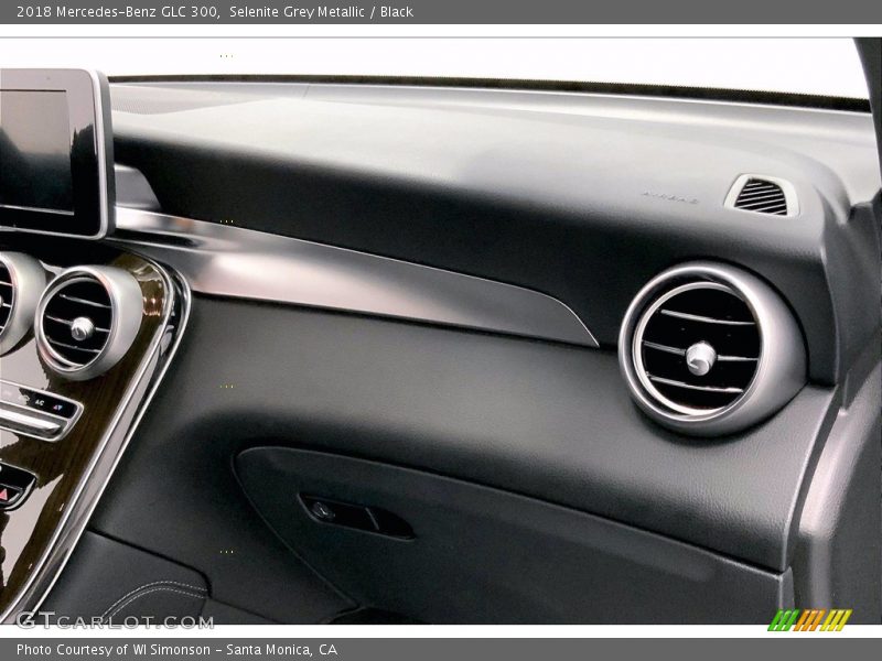 Selenite Grey Metallic / Black 2018 Mercedes-Benz GLC 300