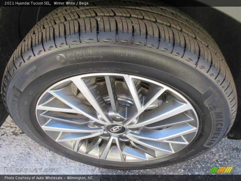 Winter White / Beige 2021 Hyundai Tucson SEL